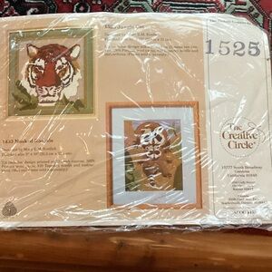 Jungle Cat Fiber Art Kit - Brown and White